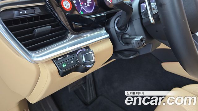 Porsche Panamera 2023 — photo 26