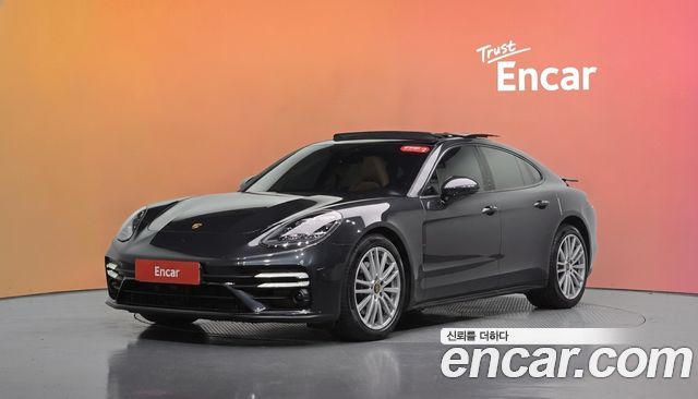 Porsche Panamera 2023 — photo 1