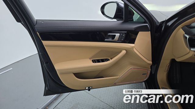 Porsche Panamera 2023 — photo 14