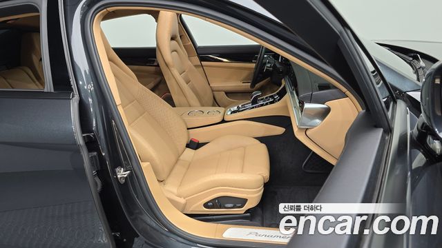 Porsche Panamera 2023 — photo 16