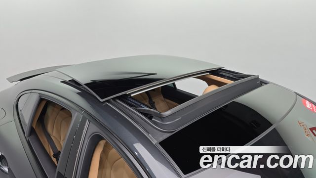 Porsche Panamera 2023 — photo 29