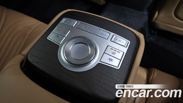 Genesis G80 2022 — photo 24
