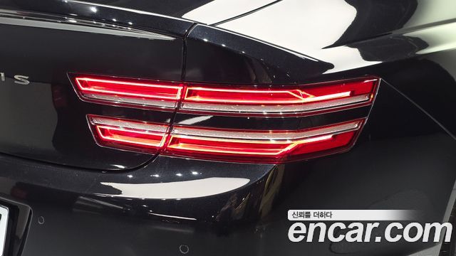 Genesis G80 2022 — photo 9