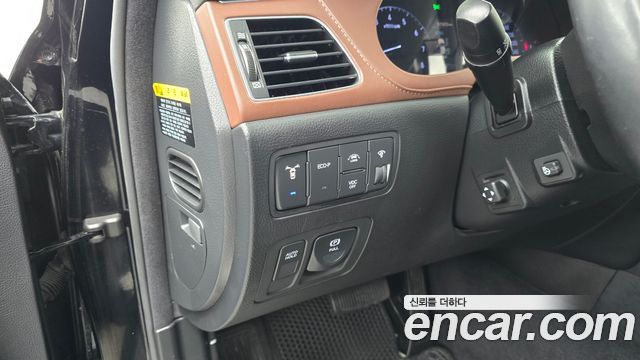 Hyundai Genesis 2013 — photo 16