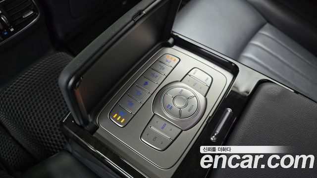 Hyundai Genesis 2013 — photo 19