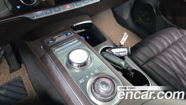 Genesis GV70 2021 — photo 12