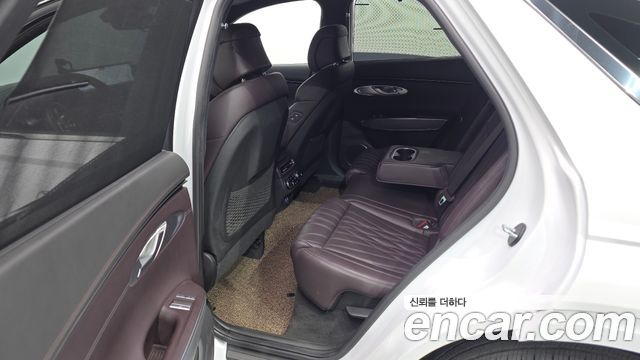 Genesis GV70 2021 — photo 18