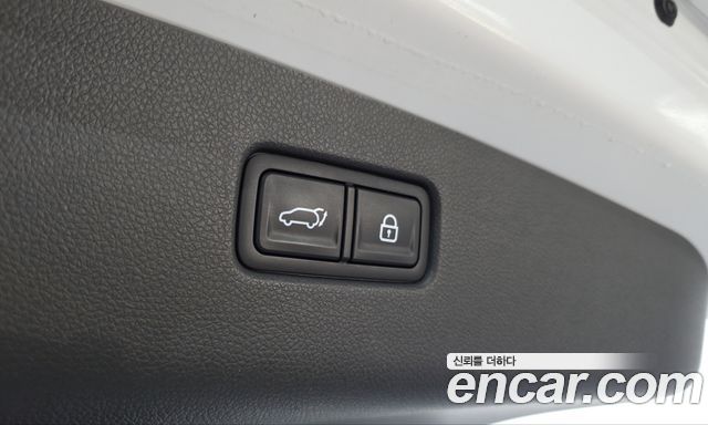 Genesis GV70 2021 — photo 24