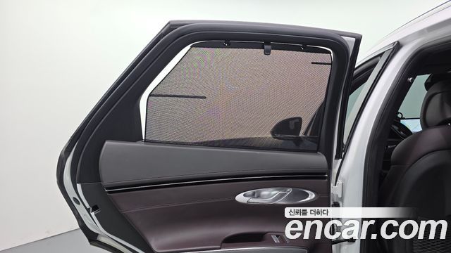 Genesis GV70 2021 — photo 26