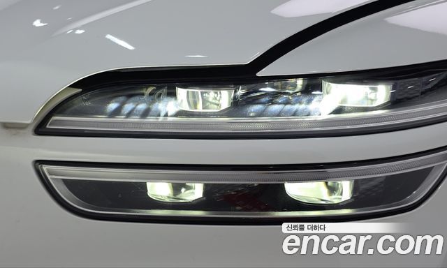 Genesis GV70 2021 — photo 8