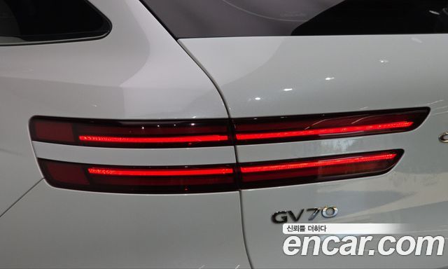 Genesis GV70 2021 — photo 9