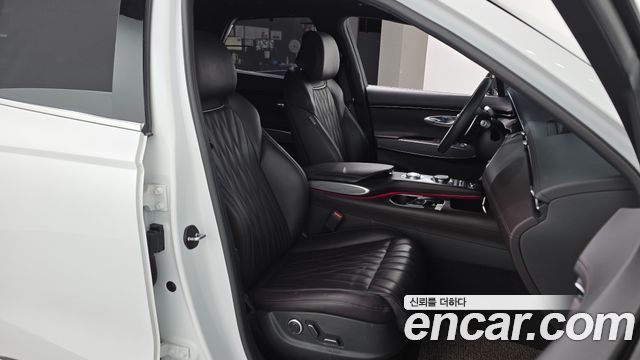 Genesis GV70 2021 — photo 16