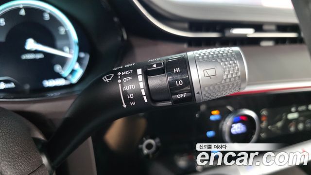 Genesis GV70 2021 — photo 29