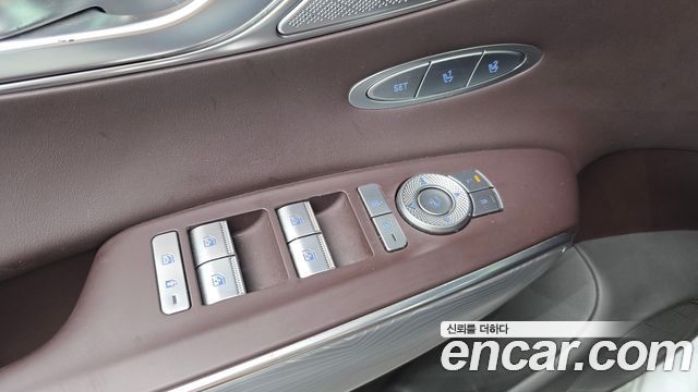Genesis GV70 2021 — photo 30
