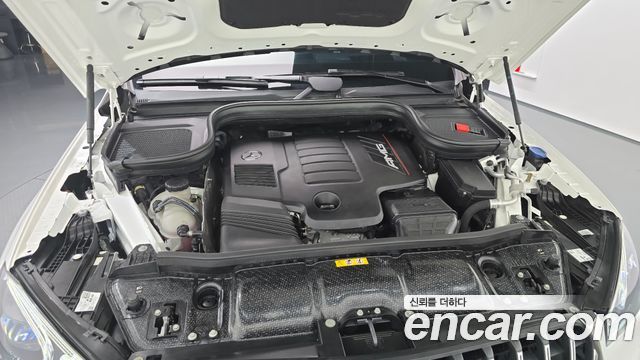 Mercedes-Benz GLE-Class 2023 — photo 6