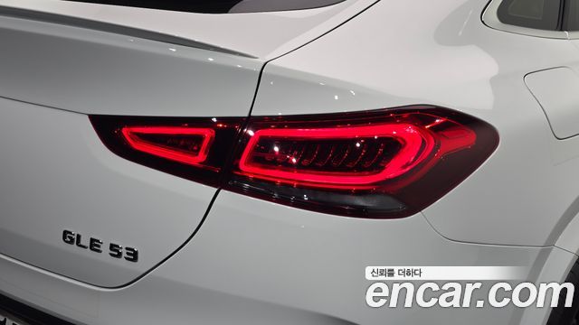 Mercedes-Benz GLE-Class 2023 — photo 9
