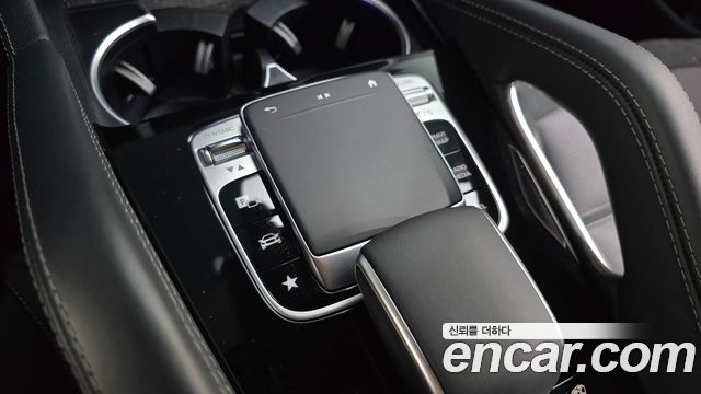 Mercedes-Benz GLE-Class 2023 — photo 28