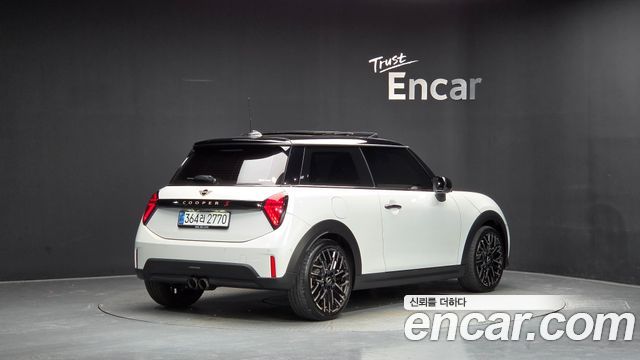 Mini Cooper 2025 — photo 2