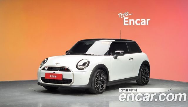 Mini Cooper 2025 — photo 1