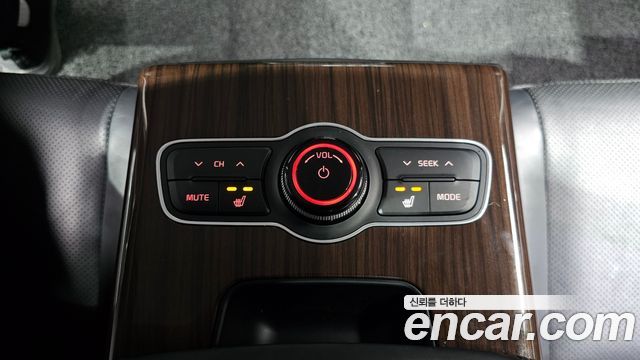 Kia K7 2015 — photo 29