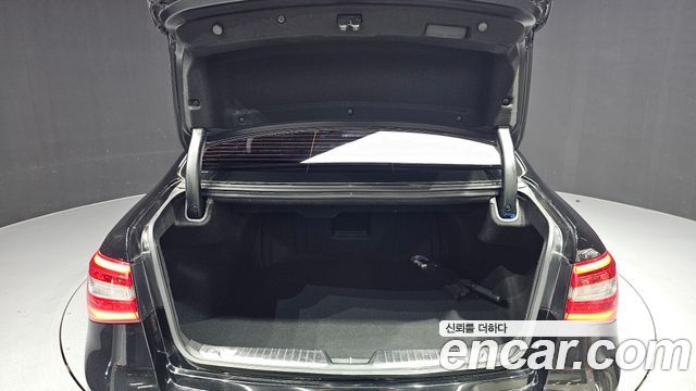 Kia K7 2015 — photo 31