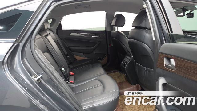 Hyundai Sonata 2019 — photo 17