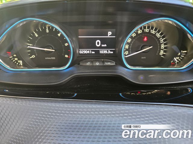 Peugeot 2008 2019 — photo 8