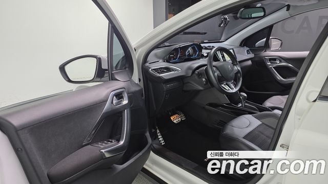 Peugeot 2008 2019 — photo 10