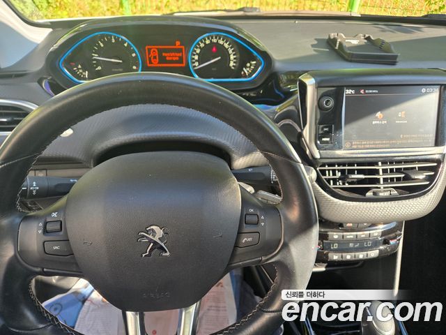 Peugeot 2008 2019 — photo 13