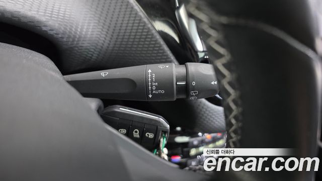 Peugeot 2008 2019 — photo 18