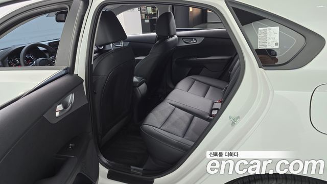 Kia K3 2024 — photo 17