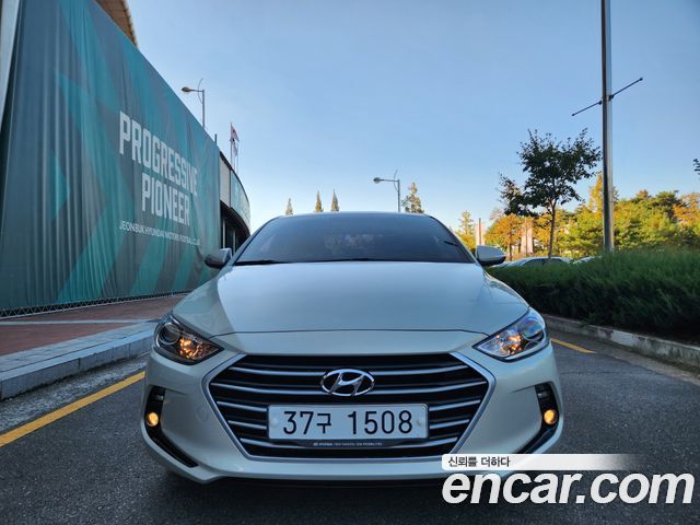 Hyundai AVANTE 2018 — photo 3