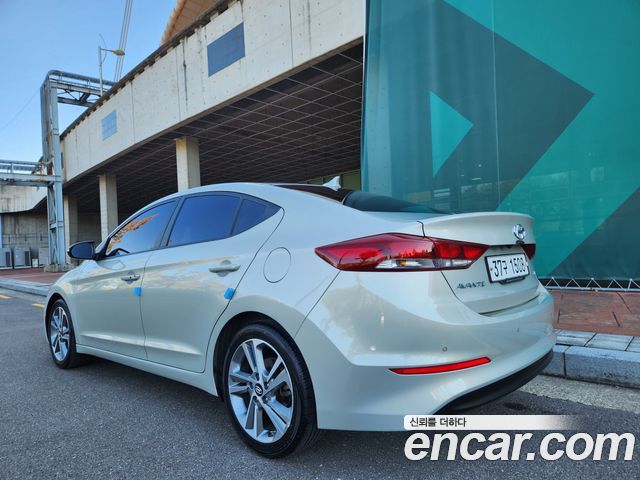Hyundai AVANTE 2018 — photo 5