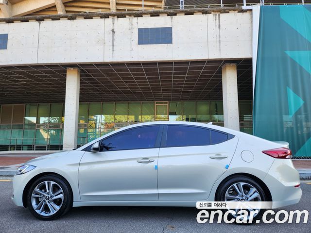 Hyundai AVANTE 2018 — photo 7