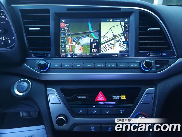 Hyundai AVANTE 2018 — photo 15