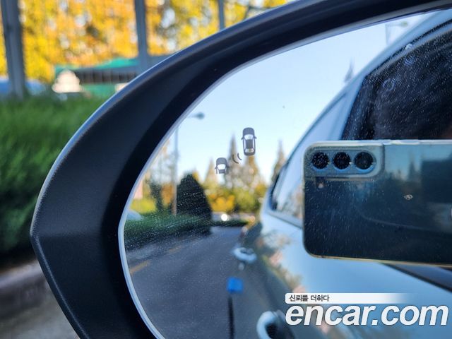 Hyundai AVANTE 2018 — photo 18
