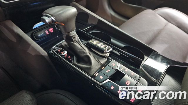 Kia K7 2018 — photo 12