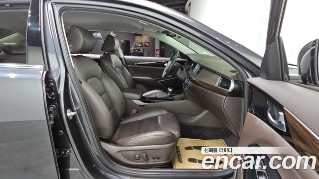 Kia K7 2018 — photo 17