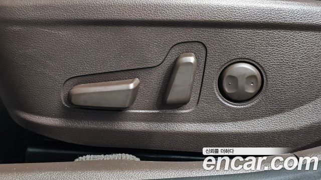 Kia K7 2018 — photo 20