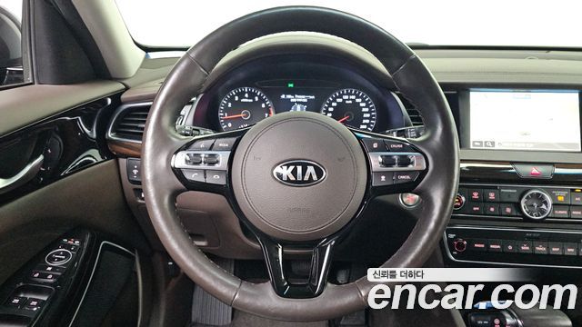Kia K7 2018 — photo 23
