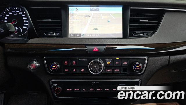 Kia K7 2018 — photo 25