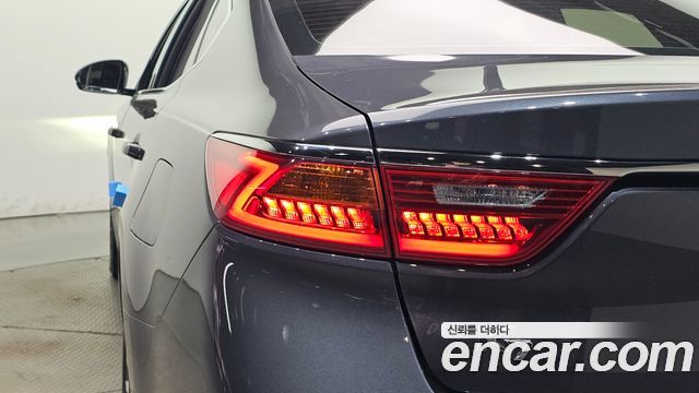 Kia K7 2018 — photo 9