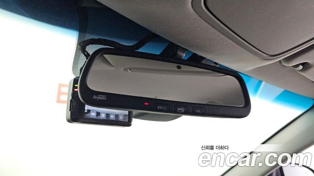 Kia K7 2018 — photo 28