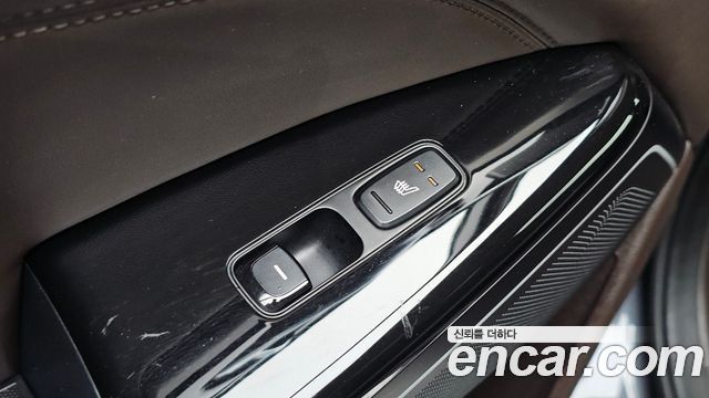 Kia K7 2018 — photo 31