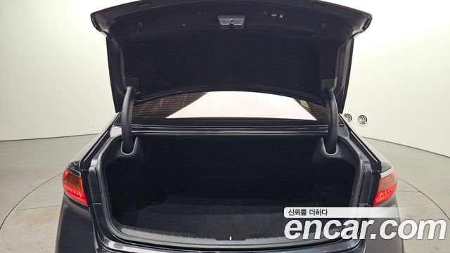 Kia K7 2018 — photo 32