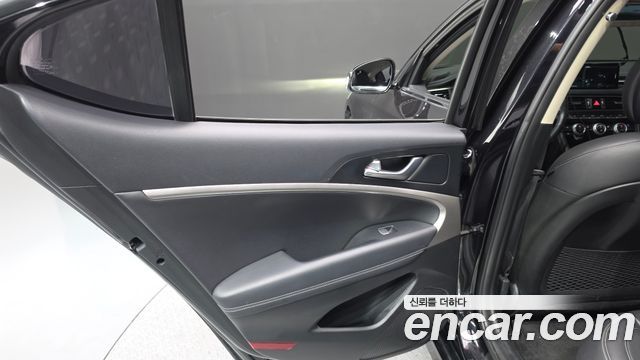 Genesis G70 2022 — photo 15