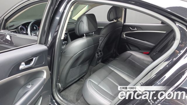 Genesis G70 2022 — photo 16