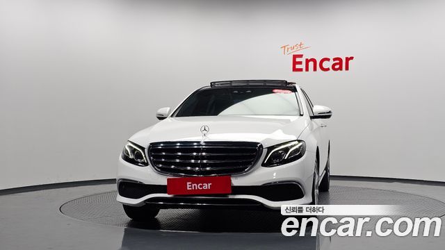 Mercedes-Benz E-Class 2017 — photo 3