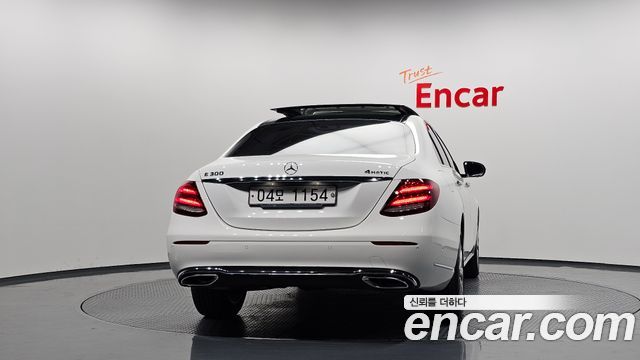 Mercedes-Benz E-Class 2017 — photo 4