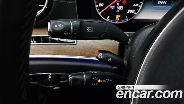 Mercedes-Benz E-Class 2017 — photo 26